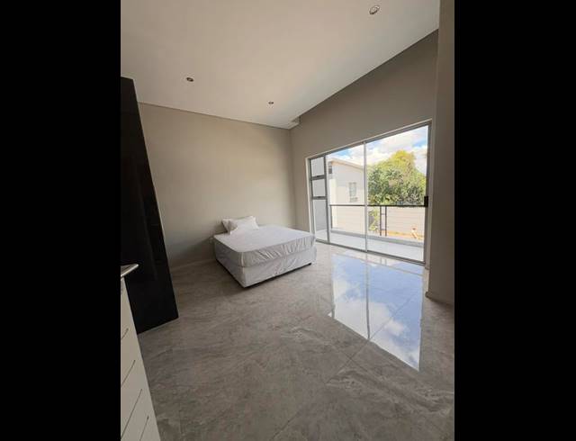 5 BEDROOM PROPERTY TO RENT IN HYDE PARK